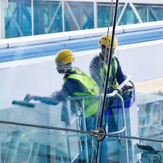 Hotel Window Maintenance